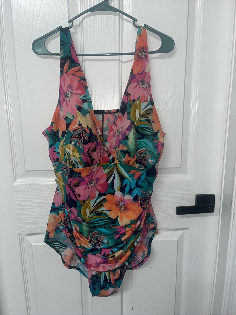 Trimshaper Tankini Top Plus Size 22 Slimming Swimsuit Floral Tropical women